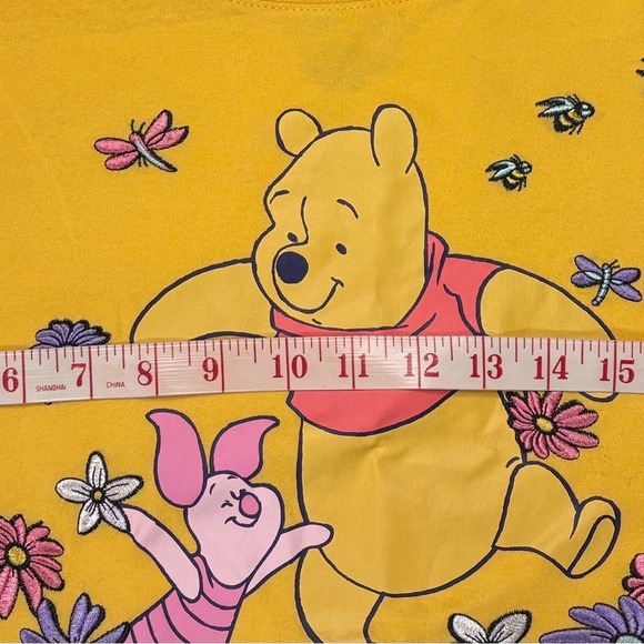 Winnie the Pooh & Piglet Size XL Yellow Embroidered Graphic Disney Crop Tee New - Picture 3 of 7